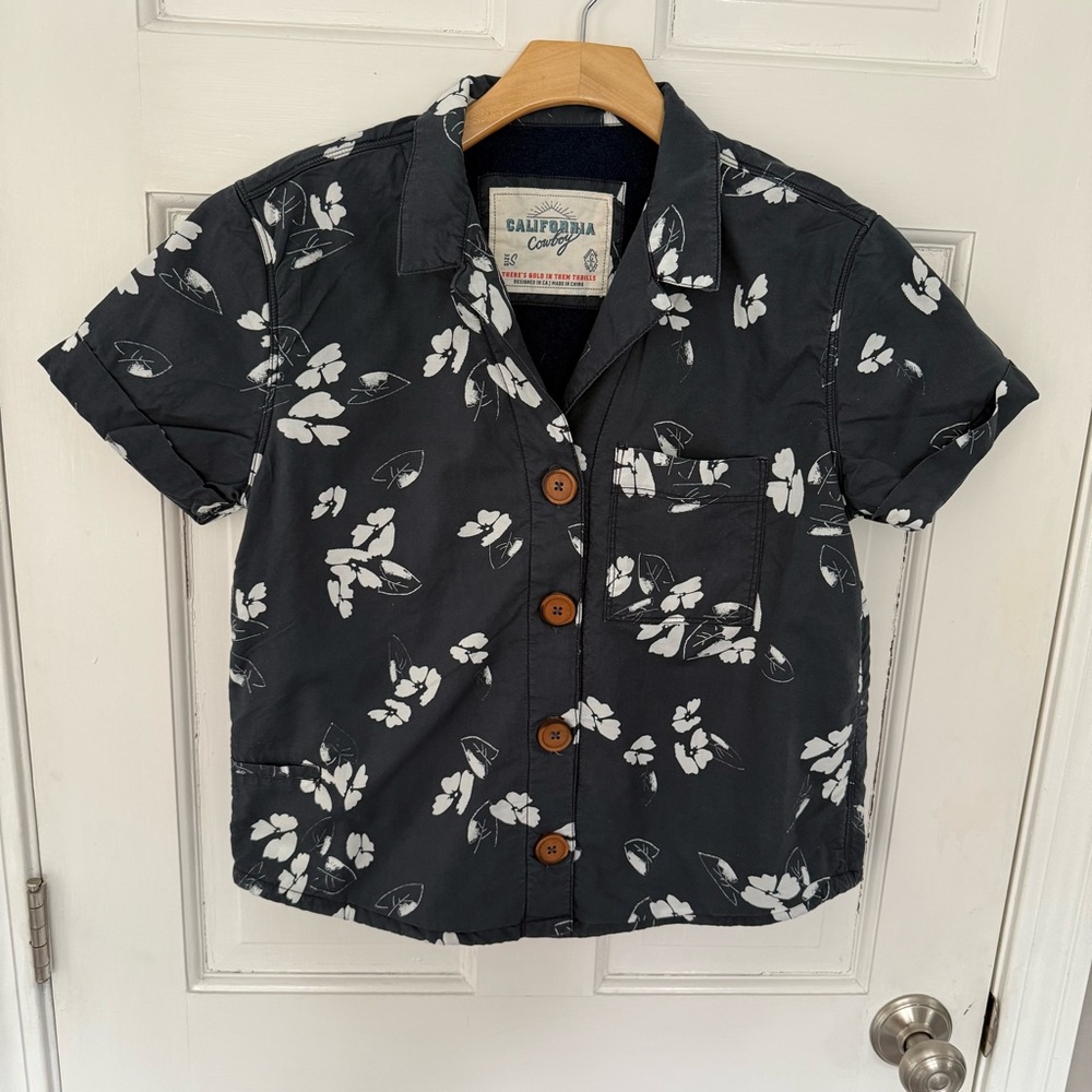 EUC Women’s Sz S California Cowboy High Water Terry-lined short-sleeve blouse